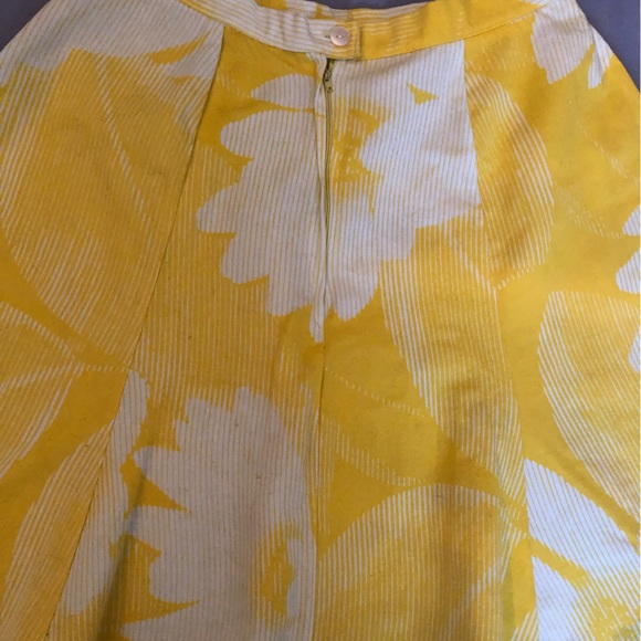 Bright yellow vintage sunburst skirt - Picture 2 of 2
